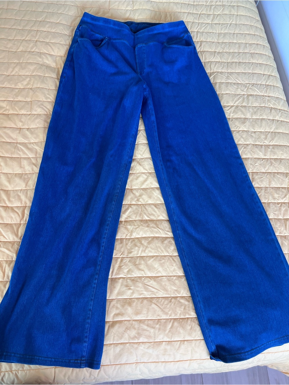 lug Straight-Leg Women Jeans in Bright Blue